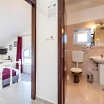 Vicko 3* Starigrad-Paklenica