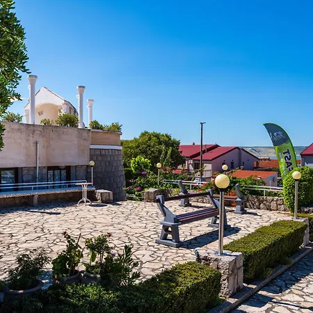 Vicko 3* Starigrad Paklenica