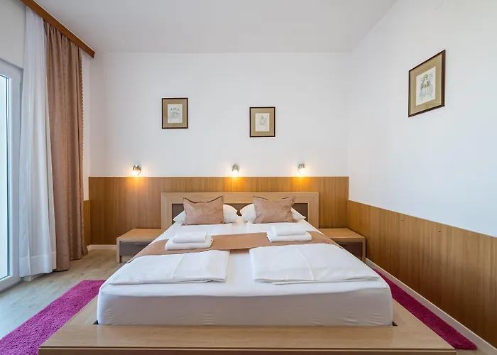 Vicko 3* Starigrad Paklenica