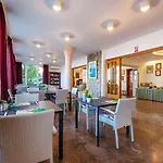 Vicko Hotel Starigrad Paklenica