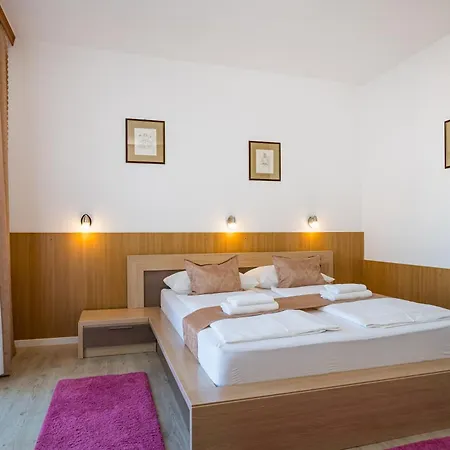 ホテル Vicko スタリグラード